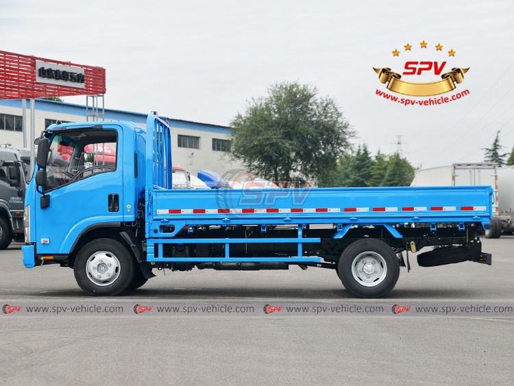 ISUZU KV100 Goods Carrying Truck - Left Side